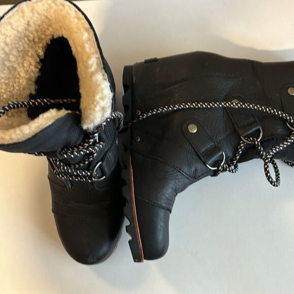 Sorel Joan of Arctic Wedge Shearling Boot in Black Size 7 - Picture 6 of 15